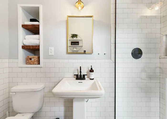 Historic Loft Near Stadiums Modern & Cozy
