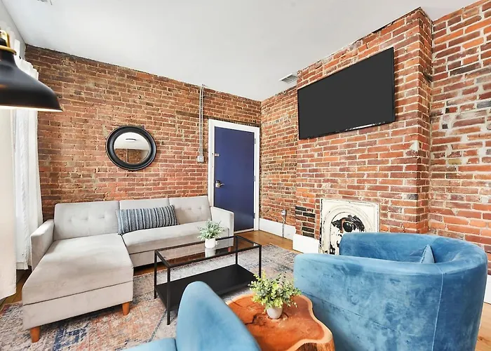 Historic Loft Near Stadiums Modern & Cozy Appartement *