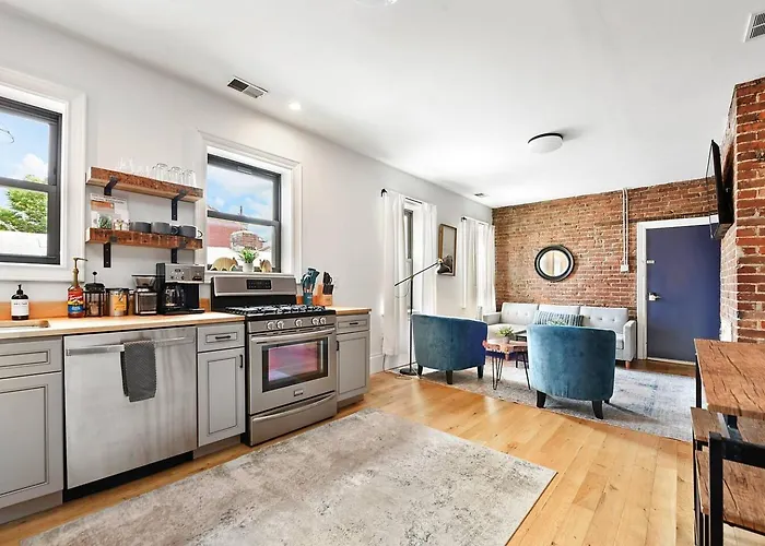 Historic Loft Near Stadiums Modern & Cozy
